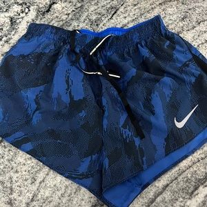 NIKE NEW no tags Nike woman’s 1.5” running shorts Sz S